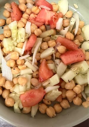 Una foto de Ensalada de Garbanzos