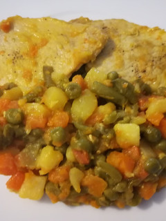 Una foto de Cena express de lomo con verduras