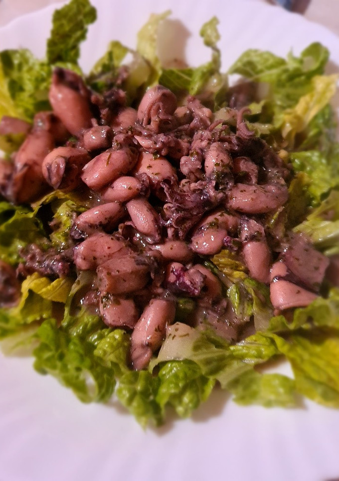 Una foto de Puntillitas en salsa verde