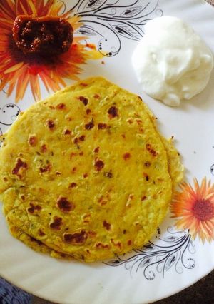 A picture of Aloo paratha.