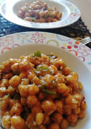 A picture of Chilli chana fry(chik peas).