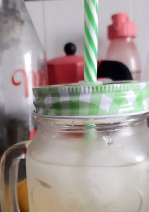 Una foto de Limonada de 3 ingredientes facilísima y deliciosa😋