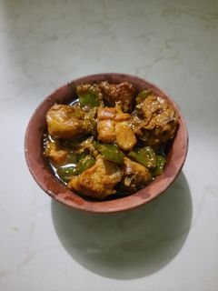 चिकन कैप्सिकम मसाला (chicken capsicum masala recipe in Hindi) रेसिपी मुख्य फोटो