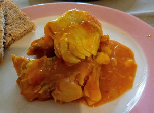 Una foto de Merluza al curry