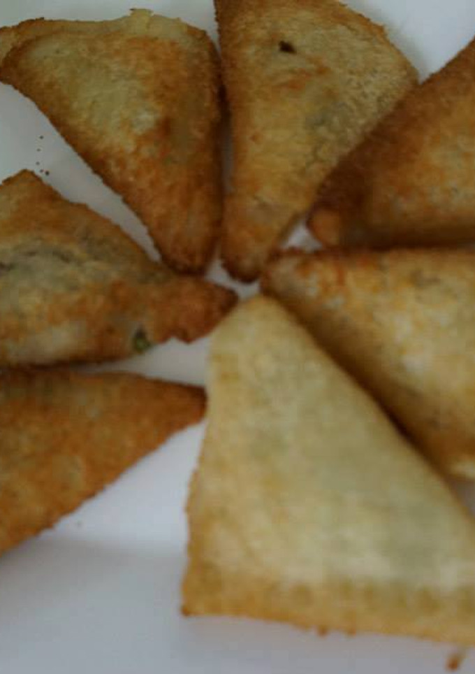 Una foto de Empanadas navideñas de pan de caja, queso y pimiento rojo las Correa