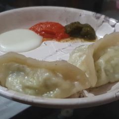 A picture of Momos.