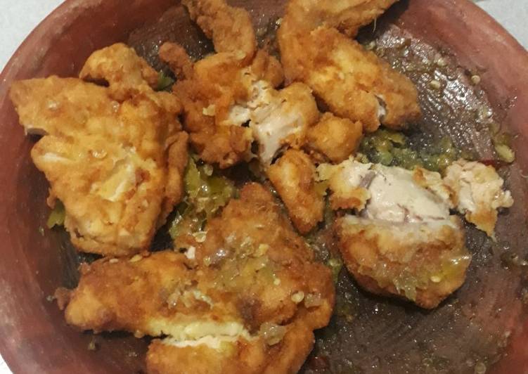 Cara Gampang Menyiapkan Ayam crispy penyet sambel bawang ijo yang Enak Banget