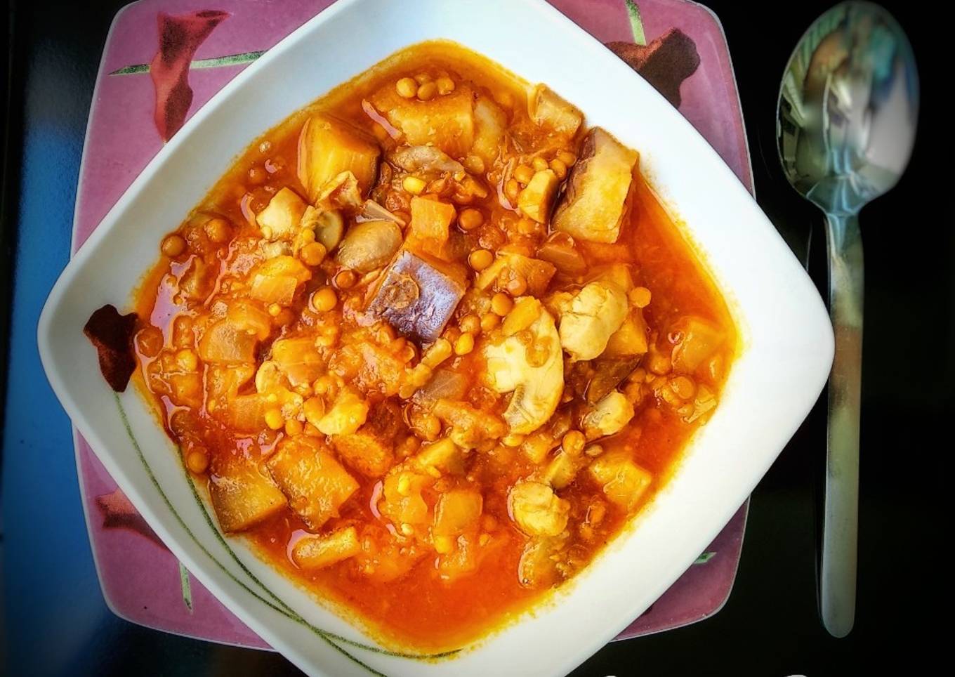 86.🍲Lentejas veganas con berenjena, calabizo y tandoori🍆
