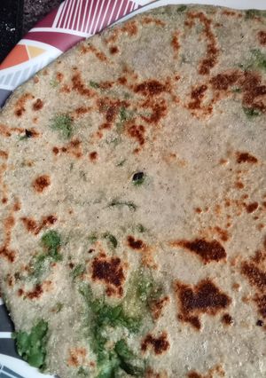 A picture of Matar Paratha.