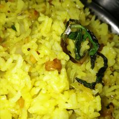 A picture of Lemon rice.