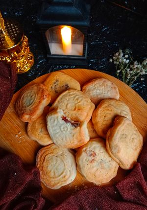 A picture of Moon Cakes.