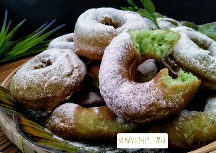 Cara Bikin Donat Tape Pandan yang Lezat Sekali