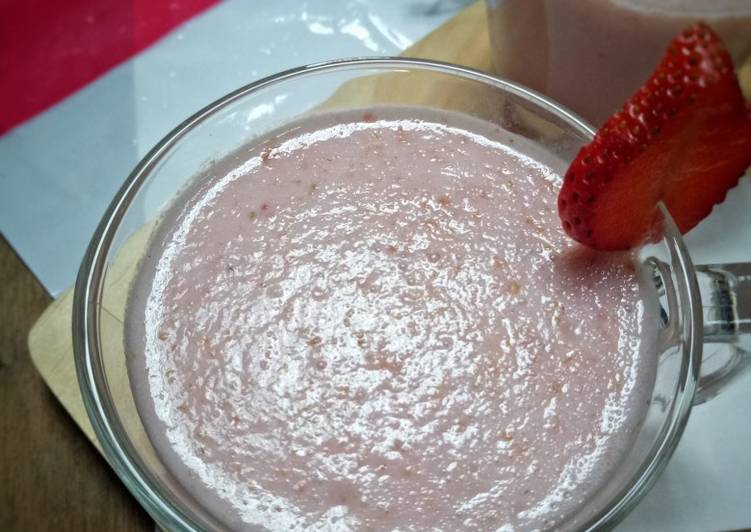 Bagaimana Membuat Jus Strawberry yang Enak