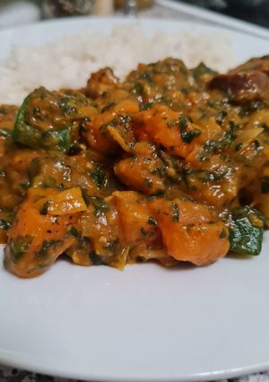 Édesburgonyás cukkinis ragu szejtán Chorizoval (vegán) recept fotója