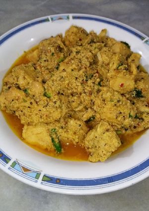 A picture of Dahi chicken.