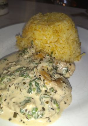 Una foto de Pechuga en salsa de especias