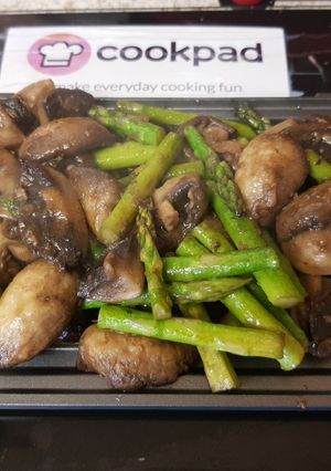 A picture of My Ginger & Garlic Mushrooms with Asparagus.