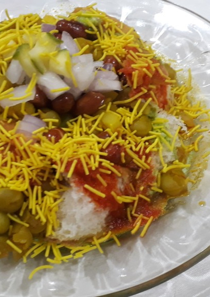 રગડા ચાટ(Ragda Chaat Recipe in Gujarati) રેસીપી મુખ્ય ફોટો