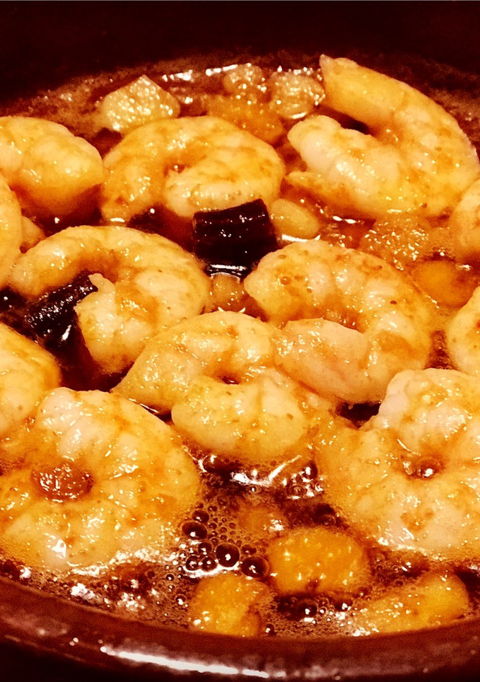Una foto de Cazuela de langostinos 🦐 al ajillo