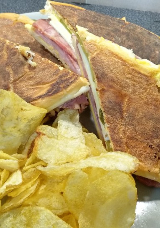 Una foto de Sándwich tipo cubano