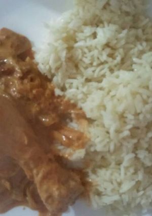 Una foto de Pollo a la crema con champiñones 🍗