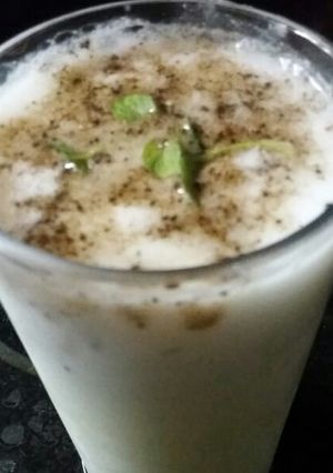 A picture of Namkeen mint lassi.