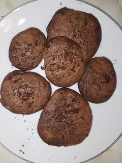 Una foto de Galletas de chocolate y lacasitos🍪🍫