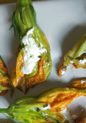 Une photo de Fleurs de courgettes farcies