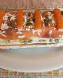 Pastel frío de salmón ahumado y surimi
