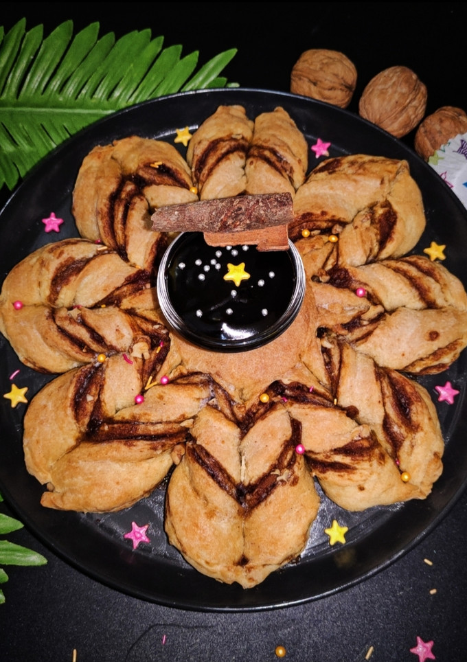 வால்நட் ஸ்டார் பிரட் (walnut star bread recipe in Tamil) செய்முறை முக்கிய புகைப்படம்