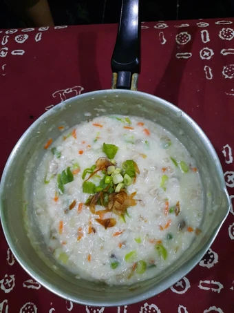 Cara Mudah Menyiapkan Resep Bubur sayur kaldu ayam yang Sempurna Anti Ribet, Mantap