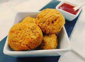 Foto di Polpettine di lenticchie e couscous con salsa piccante