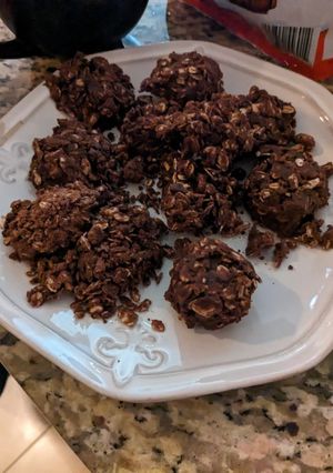 A picture of No Bake Cookies.