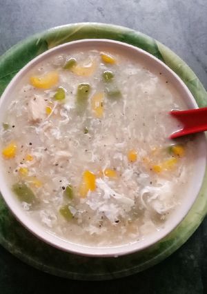 চিকেন স্যুপ (Chicken Soup recipe in Bengali) রেসিপির প্রধান ছবি