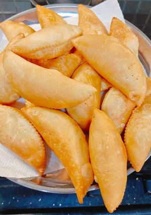 A picture of Mawa Gujiya.