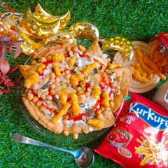 A picture of Kurkure Samosa Chaat.