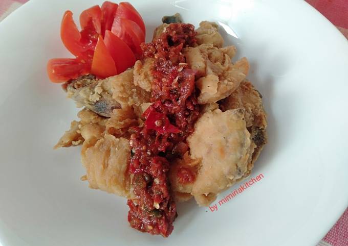 Geprek ayam terasi (garing diluar lembut didalam)