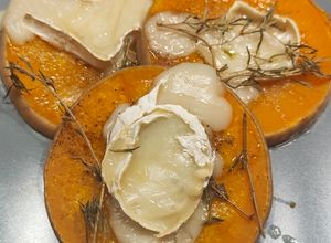 Une photo de Butternut rôti chèvre et miel 🍯