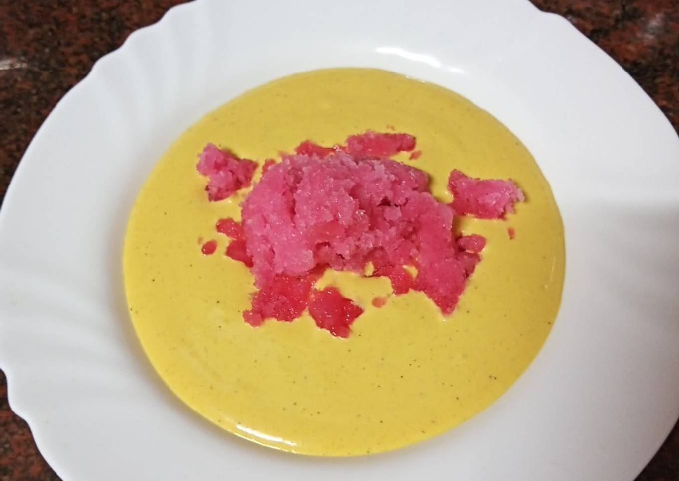 Gazpacho de mango con granizado de fresa