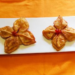 A picture of Flower Samosa.