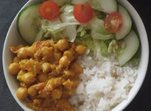 Una foto de Garbanzos al curry.🍛