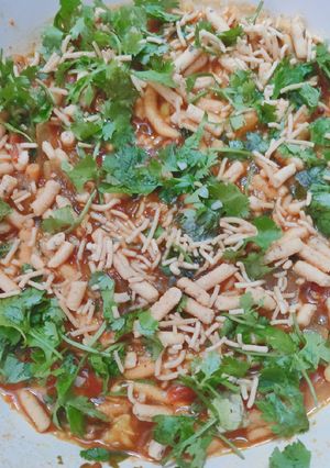 सेव टमेता (sev tameta recipe in hindi) रेसिपी मुख्य फोटो