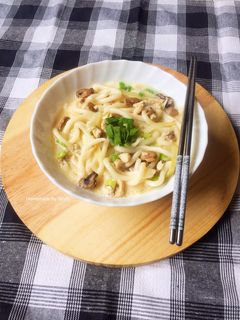 Foto resep Mie Udon Ayam Jamur Kuah Creamy