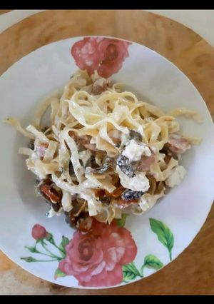 Φωτογραφία της συνταγής Tagliatelle με λουκανικάκια και μανιτάρια