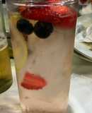 Gin tonic🍹🍓🍋
