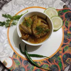 A picture of Patya little eel fish gravy.