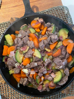 Una foto de Carne a la cacerola