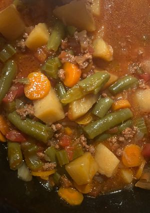 A picture of Slow cooker Hamburger Soup.