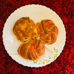 A picture of Twisted jam bun.