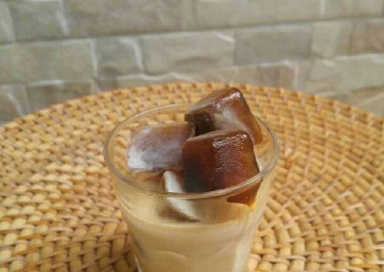 Coffee Ice Cubes ala Café (Es Kopi Susu)